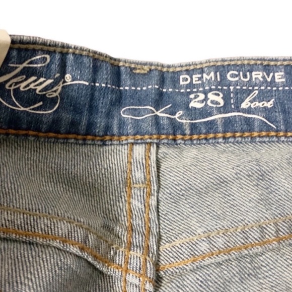 NWT Levi’s Size 28 x 34 Demi Curve Boot Cut Jeans - Picture 3 of 6